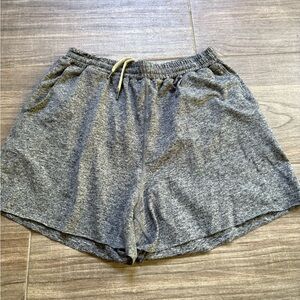 Vuori heather gray boyfriend shorts size small